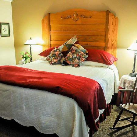 The White Oak Inn Zuck Dış mekan fotoğraf