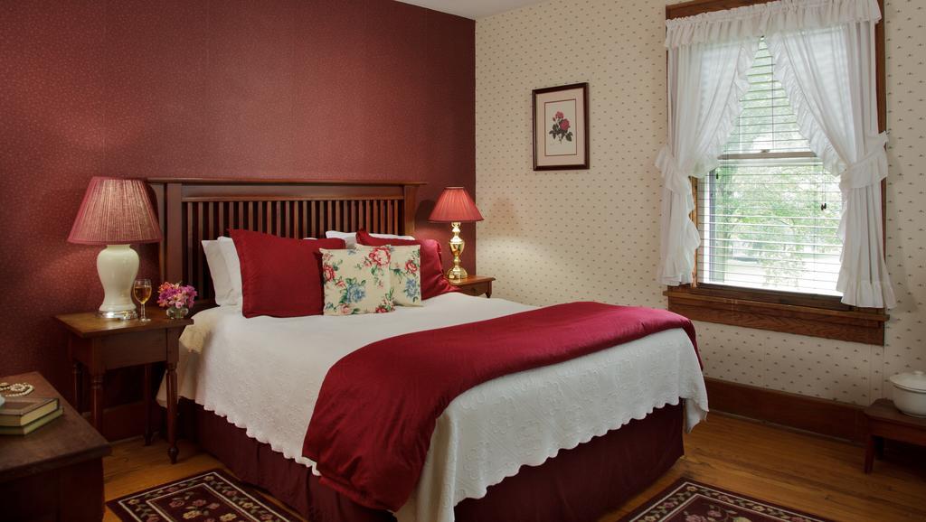 The White Oak Inn Zuck Dış mekan fotoğraf