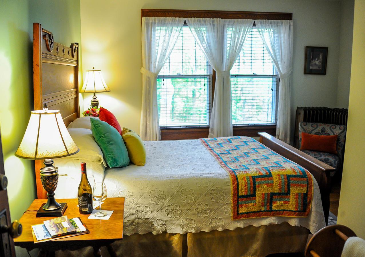 The White Oak Inn Zuck Dış mekan fotoğraf