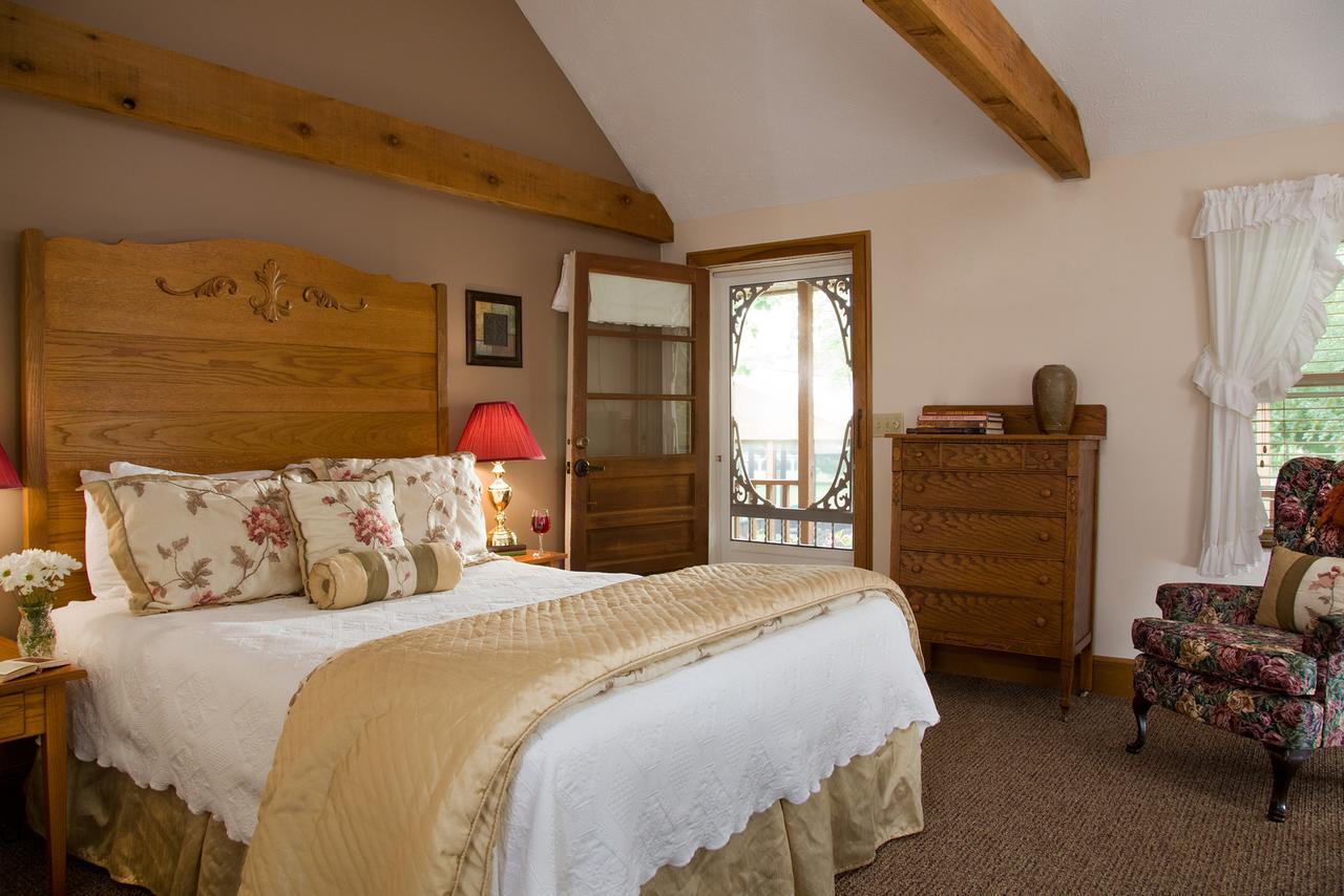 The White Oak Inn Zuck Dış mekan fotoğraf